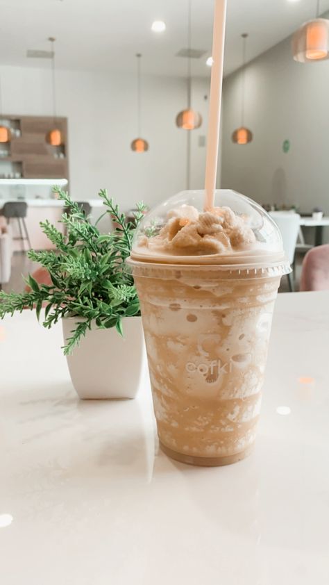 Frappe Aesthetic, Frappe Coffee, Aesthetic Place, Coffee Aesthetic, Frappe, Ice Cream, I Hope, Chips, Cafe