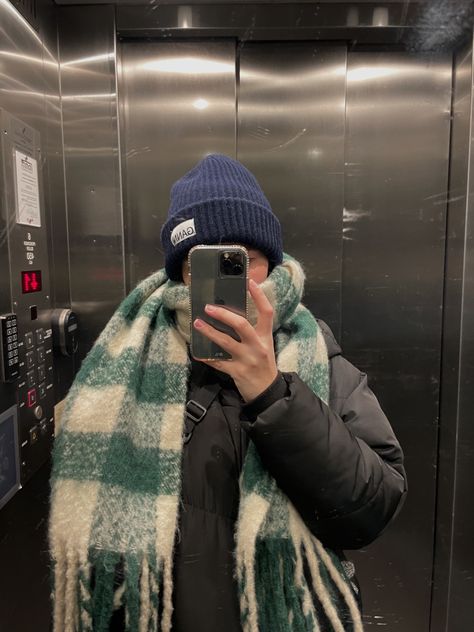 scarf, outfit inspo, pic inspo, selfie, elevator pic, ganni, chunky scarf Chunky Scarf Aesthetic, Ganni Beanie Outfit, Beanie And Scarf Outfit, Ganni Beanie, Chunky Scarf Outfit, Beanie Aesthetic, Elevator Selfie, Scarf Aesthetic, Beanie Outfit