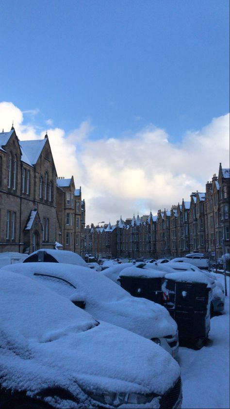 Snowy Edinburgh, Snowy Scotland, Scotland Snow, Edinburgh Winter, Edinburgh Street, Scotland Christmas, Scotland Winter, Scotland Aesthetic, Edinburgh Christmas