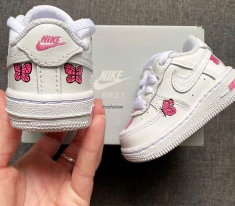 Custom Air Force 1 Pink, Air Force 1 Pink, Custom Baby Shoes, Luxury Baby Clothes, Shoes Nike Air Force, Baby Nike, Shoes Nike Air