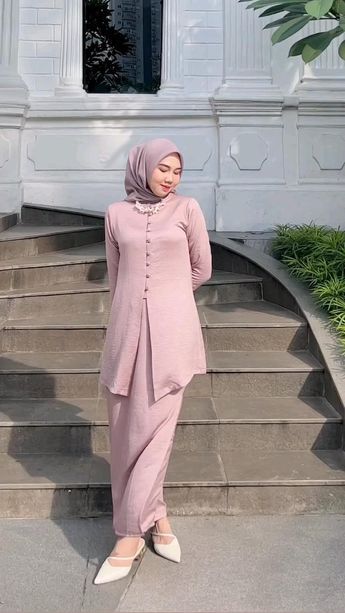 Bridesmaid Satin Hijab, Inspirasi Bridesmaid Hijab, Gaun Bridesmaid Hijab Satin, Baju Bridesmaid Muslim, Dress Hijab Simple, Braidsmaid Dresses, Kebaya Modern Dress, Bridesmaid Satin, Simple Hijab