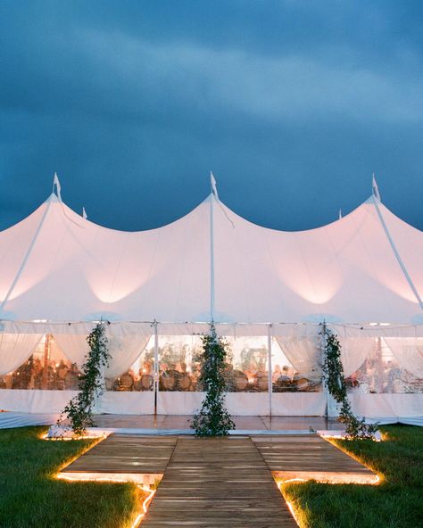 sloan scott wedding tent white Classic Wedding Centerpieces, Jose Villa Photography, Tent Decorations, Tent Design, Event Tent, Wedding Tent, Marquee Wedding, Sailing Outfit, Martha Stewart Weddings