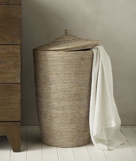 Towel Bin Bathroom, Japandi Laundry Basket, Laundry Basket Ideas For Bedroom, Laundry Hamper In Bathroom, Laundry Basket Aesthetic, Aesthetic Laundry Basket, Polaroid Room, Laundry Bucket, Basket For Laundry