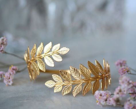 Gold Leaf Arm Cuff, Aphrodite Costume, Wedding Arms, Upper Arm Cuff Bracelet, Gold Arm Cuff, Upper Arm Cuff, Gold Arm Band, Boho Bridal Jewelry, Arm Cuff Bracelet