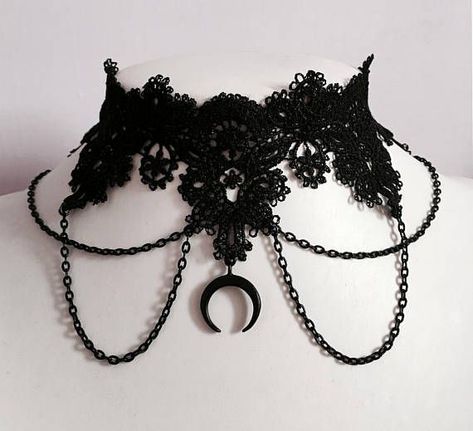 Chains Design, Halloween Collar, Goth Outfit Ideas, Gothic Choker, Gothic Chokers, Lace Choker, Gothic Accessories, Goth Jewelry, Magical Jewelry