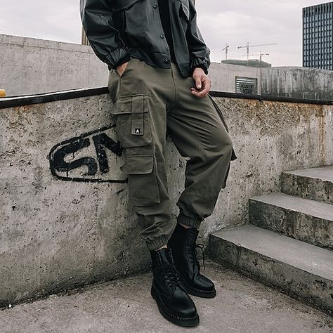 Pants For Men Casual, Trendy Joggers, Guys Fashion Casual, Male Trousers, Jogger Pants Style, Mens Cargo Trousers, Techwear Streetwear, Men's Cargo Pants, Guys Fits