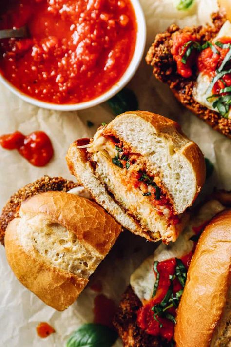 Chicken Parmesan Sandwich Recipe, Easy Chicken Parm, Chicken Parmesan Sandwiches, Hoagie Buns, Chicken Parm Sandwich, Mozzerella Cheese, Chicken Parmesan Sandwich, Chicken Marinara, Chicken Sandwich Recipes