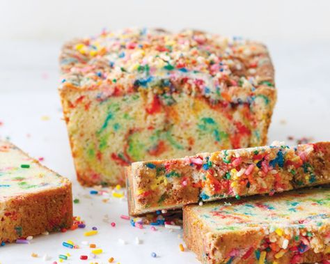 Kevin Masse (from feedfeed) shared this much-loved explosion of Birthday cake fun and flavor. Baked in a loaf pan like banana bread, this Rainbow Sprinkle Bread will bring to life all the flavors you remember from childhood birthday parties. You may not need to use all the crumb topping, but I’ll let you in on … Rainbow Sprinkle Cakes, Crumb Topping Recipe, Rainbow Sprinkle, Gingerbread Recipe, Sprinkle Cake, Crumb Topping, Rainbow Sprinkles, Loaf Cake, Dessert Bread