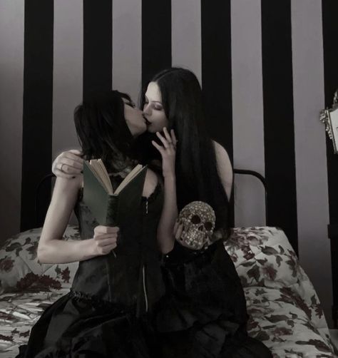 Goth Lesbian Couple Aesthetic, Goth Couple Aesthetic, Goth Lesbian, Goth Couple, Haunted Wedding, Emo Couples, Emo Love, Goth Gf, Anime School