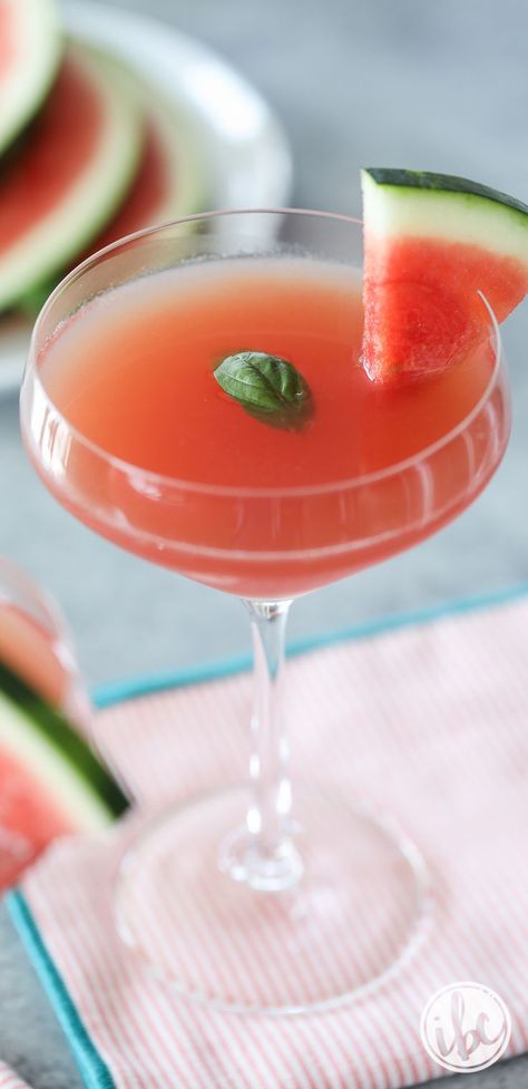 Watermelon Basil Martini cocktail recipes - summer cocktail recipe #watermelon #martini #basil #recipe Basil Martini, Watermelon Martini, Watermelon Basil, Basil Cocktail, Unique Cocktail Recipes, Cocktail Vodka, Inspired By Charm, Recipes Summer, Festive Cocktails