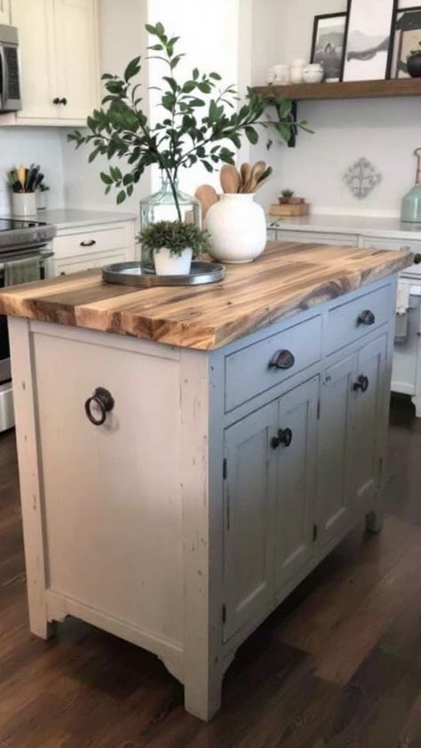 Discover Timeless Rustic Kitchen Island Ideas 🌍 | Use natural finishes, open shelving, and farmhouse elements to charm your cooking space. Find inspiration for cozy kitchens, chic cottage styles, and inviting retreat designs. Kitchen Island Cottage Style, Rustic Kitchen Island Ideas, Rustic Island, L Shaped Island, Cozy Kitchens, Kitchen Island Ideas, Rustic Kitchen Island, Kitchen Rustic, Chic Cottage