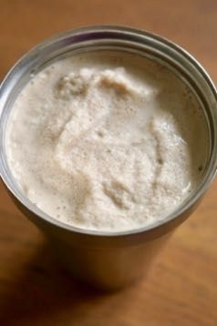 Frozen Caramel Coffee: Savory Sweet and Satisfying Dunkin Donuts Frozen Coffee Recipe, Flavored Coffee Creamer Recipes, Caramel Coffee Recipe, Summer Coffee Drinks, Coffee Smoothie Recipes, Spritz Cookie Recipe, Easy Ice Cream Recipe, Creamer Recipe, Coffee Ingredients