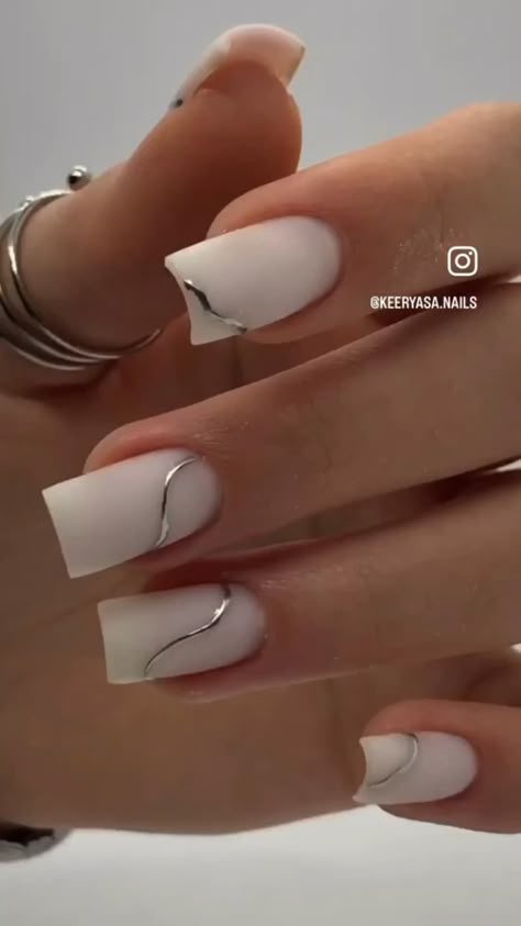 Keeryasa nails White Acrylic Nails, Work Nails, Blush Nails, Classy Acrylic Nails, Classic Nails, Pretty Gel Nails, White Nail Designs, Gel Tips, Metallic Nails