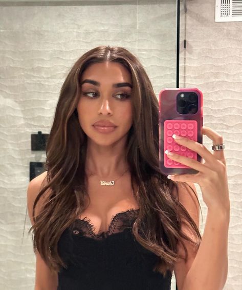 👩🏽 | Instagram Chantel Jeffries Outfits, Chantel Jefferies, Chantel Jeffries, August 20, Front Lace Wigs Human Hair, Everything Pink, Pretty Hairstyles, Lace Wigs, Lace Front Wigs