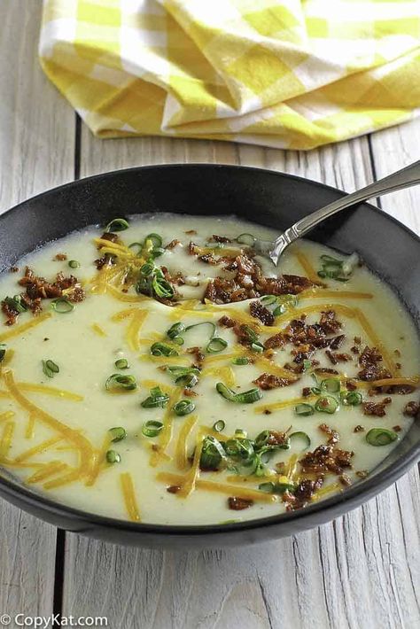 Irish Potato Soup, Cream Soups, Baked Potato Soup Recipe, Best Potato Soup, Making Baked Potatoes, Baked Potato Soup, Turkey Soup, Copykat Recipes, Potato Soup Recipe