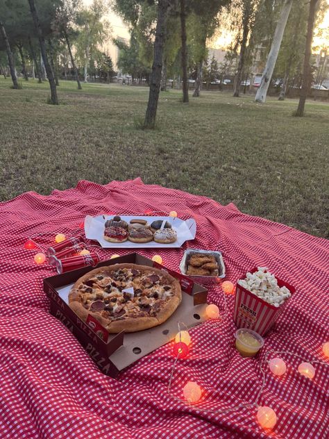 Picnic, park, lights, fairy lights, food, foodie, aesthetics, popcorn, pizza, donut Fairy Lights Picnic, Foods Aesthetics, Pizza Donut, Picnic Park, Picnic Vibes, Picnic Date, Fairy Light, Fairy Lights, Short Film