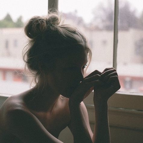 Photo Messy Bun Aesthetic, Bun Aesthetic, Hair Growth Challenge, Casual Hairstyles, Female Photographers, Girls Dp, Be Kind To Yourself, Messy Bun, Beautiful Photography