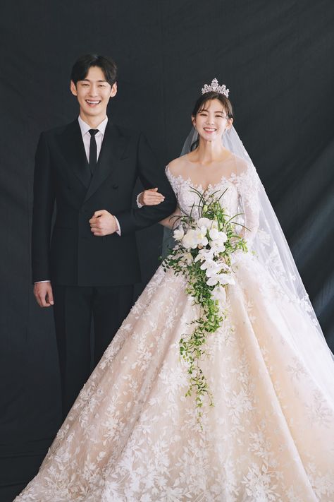 KOREAN WEDDING A-005 GA:UL STUDIO : korea wedding pledge Weeding Dress Couples, Wedding Photos Aesthetic Korea, Wedding Poses Korean, Wedding Photo Korean, Wedding Korean Photography, Foto Pengantin Korea, Korean Wedding Pictures, Photo Wedding Korea, Korean Wedding Ideas