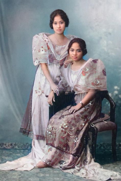 Filipino Traditional Clothing, Philippine Traditions, Filipiniana Wedding Dress, Philippines Outfit, Japanese Occupation, High Low Ball Gown, Philippine Mythology, Philippine History, Filipino Clothing