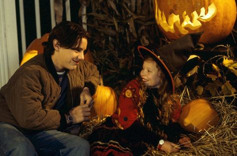 Pin for Later: 11 Things You Didn't Know About Hocus Pocus Leonardo DiCaprio Almost Played Max Max Dennison, Thora Birch, Hocus Pocus 1993, Hocus Pocus Movie, Pumpkin Designs, Entertainment Weekly, Halloween Movies, Cool Halloween Costumes, Diy Halloween Costumes