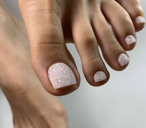 Winter Nails Toe 2023-2024 21 Ideas: Nail Your Style This Season - Women-Lifestyle.com Winter Pedicure, Winter Nail Trends, Fall Pedicure, Feet Nail Design, Gel Pedicure, Gel Toe Nails, Cute Toe Nails, Love Winter, Simple Gel Nails