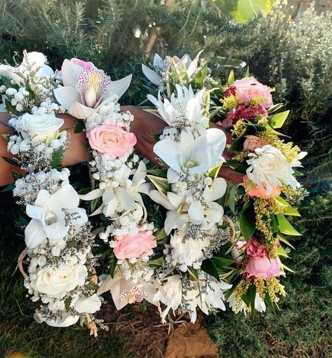 Hawaiian Flower Arrangements, Hawaiian Flower Crown, Haku Lei, Graduation Leis, White Wedding Bouquets, Hawaiian Flowers, Bridal Crown, Grad Parties, Flower Crown