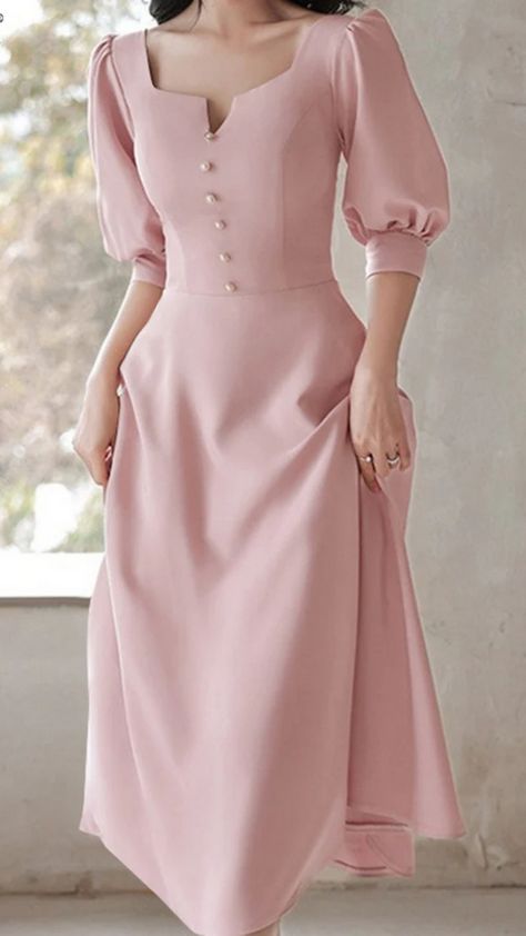 I saw this Vintage Women Korean Midi Robe Elegant Evening Dress and I can’t get it off my mind! The half sleeves and square neck are just so classy! I can totally see myself wearing this for a night out or a special event. The fabric looks super comfy, too!  Have you guys seen this dress? What do you think?   Let me know in the comments!   #VintageDress #EveningWear #FashionDreams #KoreanStyle #DressGoals 💖👗✨ Coat Burkha, Elegant Long Dress, Simple Frocks, Gowns Dresses Elegant, Modest Dresses Casual, Korean Fashion Dress, Classy Dress Outfits, Half Sleeve Dresses, Midi Dress Party