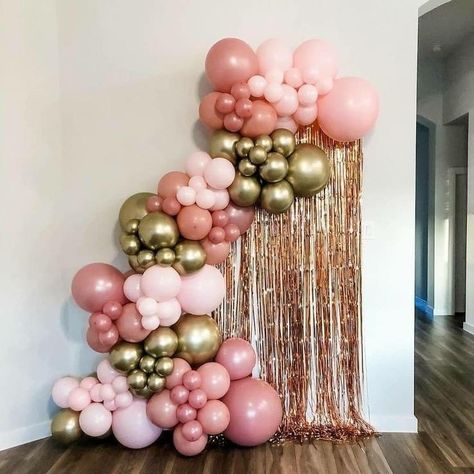 18th Party, Balloons Galore, Birthday Room, Birthday Decorations At Home, Rose Gold Party Decor, Deco Ballon, Rose Gold Theme, Birthday Room Decorations, Peach And Gold