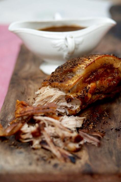 4 Star...jamie oliver pork belly roast. Made exactly as written…terrific dinner! Unbelievably simple...Will make again! Best Pork Belly Recipe, Roasted Pork Belly Recipe, Pork Belly Roast, Turkey Gravy From Drippings, Juicy Turkey, Pork Belly Recipes, Pork Roast Recipes, Homemade Gravy, Jamie Oliver Recipes