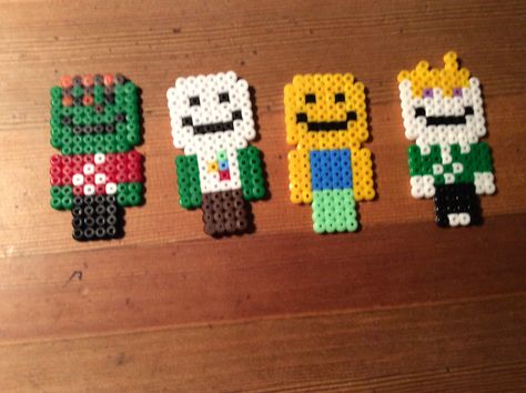 Roblox Noob, Robot Birthday Party, Art Perle, Perler Art, Perler Crafts, Diy Perler Bead Crafts, Hama Bead, Diy Perler Beads, Melting Beads