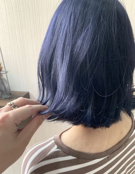 Midnight Blue Hair, Navy Blue Hair, Dark Blue Hair, Korean Hair Color, Hair Color Underneath, Pretty Hair Color, Hair Stylies, Hair Color Blue, Dye My Hair