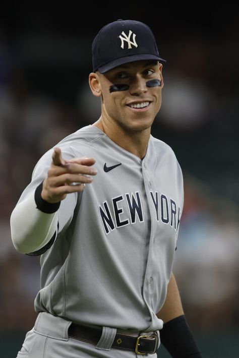 Aaron Judge And Giancarlo Stanton, Aaron Judge Hot, Yankees Aesthetic, Yankees Baseball Players, Yankees Wallpaper, Baseball Yankees, Mlb Yankees, Giancarlo Stanton, Damn Yankees