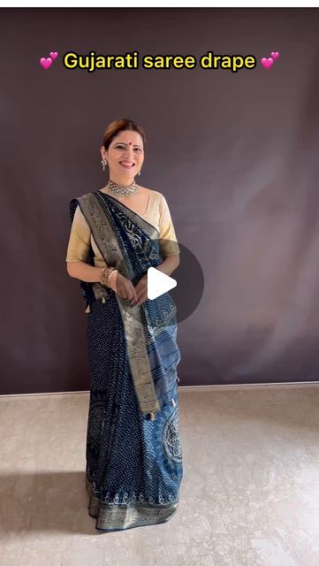 Gujarati Saree Style Draping, Gujarati Saree Look, Blue Bandhani Saree, Drape A Saree, Patchwork Quilting Designs, Saree Draping, Saree Blouse Designs Latest, Bandhani Saree, Patchwork Quilting