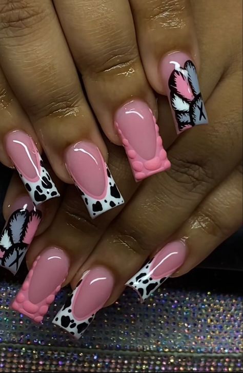 There's a new beauty trend taking over Instagram and it's absolutely stunning. Say hello to "quartz nails". Graphic Short Nails, Square Acrylic Nails Hello Kitty, Nail Ideas Acrylic Short Square, Cute Nails For Graduation, Short Pink Acrylic Nails Hello Kitty, Y2k Nails Acrylic Hello Kitty Short, Short Hello Kitty Nails, Back To School Nails Short, Unique Acrylic Nails Hello Kitty