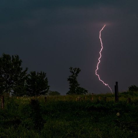 Thunderstorm Photography, Thunderstorms Lightning, Archer Hale, Bree Prescott, Lighting Storm, Mia Sheridan, Rain And Thunderstorms, Dark Summer, Nature Photography Tips