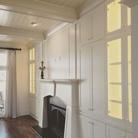 Dover White SW 6385 - Sherwin-Williams Sherwin Williams Dover White Walls, Dover White Walls, Sw Dover White Walls, Sw Dover White, Dover White Sherwin Williams, Sherwin Williams Dover White, Exterior House Doors, Pastel Paint Colors, Interior Paint Colors Schemes