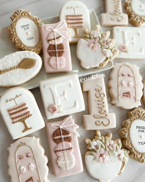 First Partea, Golden Tea Party Birthday, Tea Party Cookie Ideas, Vintage Cookies Decorated, Tea Party Cookies Decorated Royal Icing, Tea Party Decorated Cookies, Tea For Two Cookies, Tea Party Baby Shower Cookies, First Tea Party Birthday