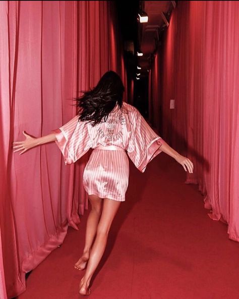 Victoria Secret, A Woman, Fashion Show, Walking, Red, Pink