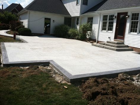 Concrete Patio With Wood Border, Paver Border Around Concrete Patio, Stamped Concrete Edging, Backyard Cement Patios, Square Concrete Patio Ideas, Rectangle Concrete Patio, Plain Concrete Patio, Concrete Pads Backyard, Concrete Patio With Paver Border