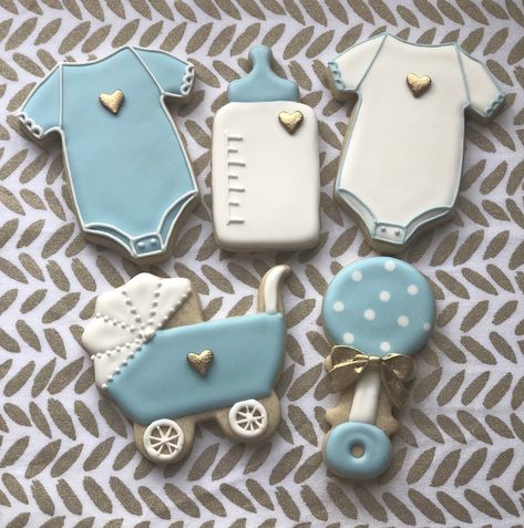 Onsie Cookies Royal Icing, Baby Bottle Cookies Decorated, Baby Onesie Cookies Decorated, Baby Boy Shower Cookies Decorated, Galletas Baby Shower Boy, Onesie Cookies Decorated, Baby Shower Food Recipes, Baby Boy Cookies Decorated, Baby Shower Boy Cookies