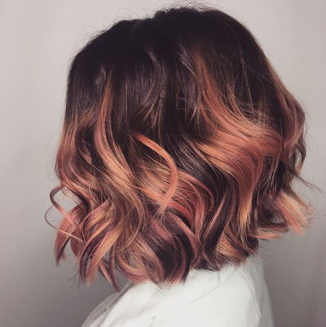 Rose Gold Highlights, Gold Hair Colors, Chunky Highlights, Pastel Pink Hair, Hair Color Crazy, Balayage Blonde, Hair Color Pink, Short Hair Balayage, Hair Color Highlights