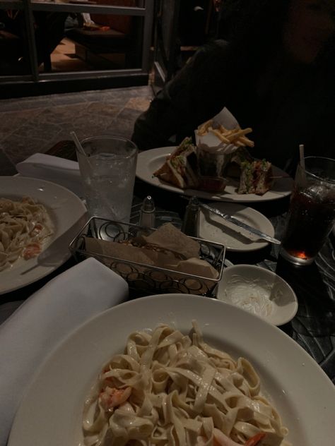 Sugar Factory Aesthetic, Cheesecake Factory Aesthetic, Cheescake Factory, Cheesecake Factory Recipes, The Cheesecake Factory, Cute Date Ideas, Birthday Inspo, Story Ideas Pictures, Cheesecake Factory