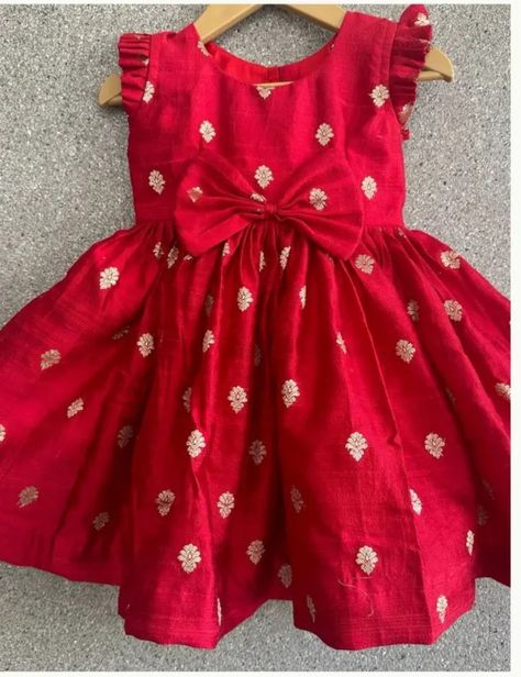 Pattu Frocks, Indian Dresses For Kids, Cotton Frocks For Kids, Frocks For Kids, Kids Party Wear Dresses, Simple Frock Design, Kids Dress Collection, Kids Blouse Designs