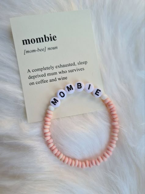 Letter Bracelet Beads, Letter Bead Bracelets, Cute Friendship Bracelets, Unique Words Definitions, Bracelet Inspo, Slang Words, Word Bracelet, Diy Bracelets Patterns, Beads Bracelet Design