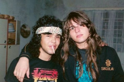 Metalheads, Headbangers: 50 Interesting Snapshots That Capture Heavy Metal Subculture of the 1980s 80’s Hair, 80s Heavy Metal, Metal Heads, Punk Tee, Awkward Family Photos, Underground Music, Hardcore Punk, Heavy Metal Music, Youth Culture