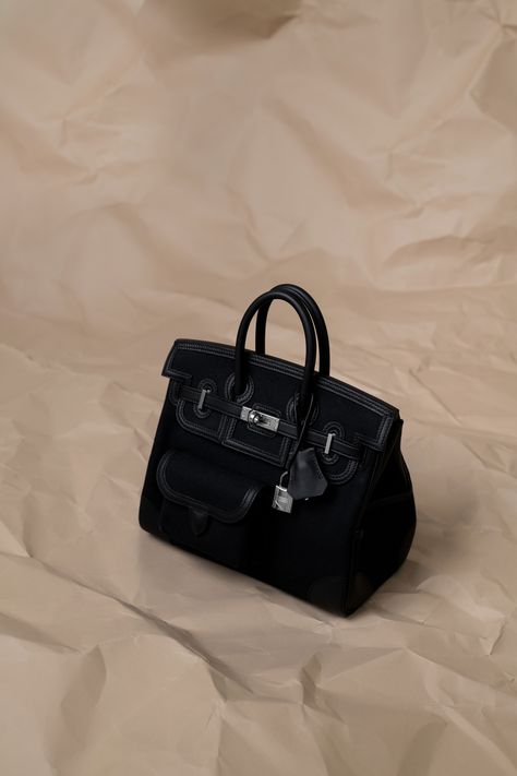 Hermès Birkin 25 Black Cargo Toile Goeland Canvas/Swfit PHW Birkin Cargo 25, Hermes Cargo Birkin, Hermes Cargo, Cargo Birkin, Birkin 25 Black, Cargo Bag, Hermes Birkin 25, Birkin 25, Black Cargo