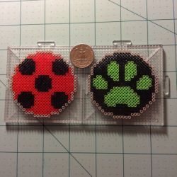 Miraculous Ladybug And Cat Noir, Melt Beads Patterns, Hamma Beads Ideas, Ladybug Crafts, Melty Bead Patterns, Pearl Beads Pattern, Perler Ideas, Easy Perler Beads Ideas, Ladybug And Cat Noir