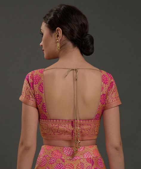 Model Blouse Designs Latest, Blouse Hacks, Blouse Neck Designs Latest, Blouse Designs Back Neck, Blouse Designs Back, Saree Blouse Back, Brocade Blouse Designs, Pink Blouse Designs, Blouse Back Neck