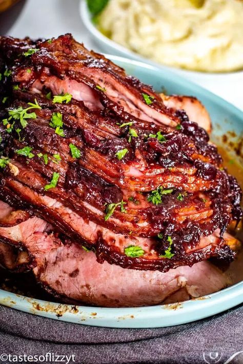 Baked Ham Glaze, Honey Ham Glaze Recipe, Cranberry Glaze, Honey Baked Ham Recipe, Christmas Ham Recipes, Side Dishes For Ham, Ham Recipes Baked, Ham Dinner, Ham Glaze Recipe