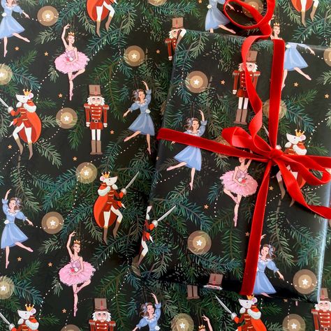 Cricket Christmas Gifts, Nutcracker Wrapping Ideas, Nutcracker Ballet Christmas Tree, The Nutcracker Ballet Christmas Decor, Elegant Christmas Wrapping Paper, Nutcracker Christmas Decor, Nutcracker Wrapping Paper, Nutcracker Gift Tags, Nutcracker Christmas Wrapping Paper